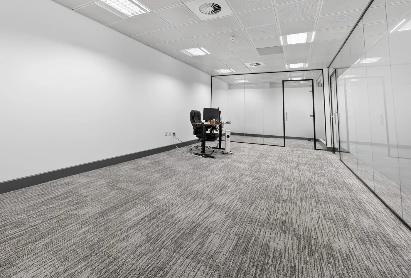 Cardiff: Main workspace; let unfurnished